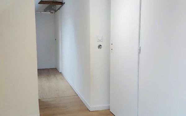 Maison à louer    5 pièces •  Ploumagoar