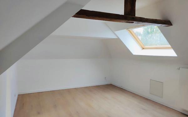 Maison à louer    5 pièces •  Ploumagoar