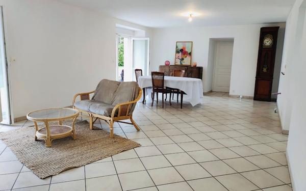 Maison à louer    5 pièces •  Ploumagoar