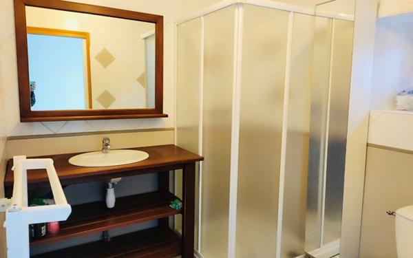 Maison à louer    5 pièces •  Ploumagoar