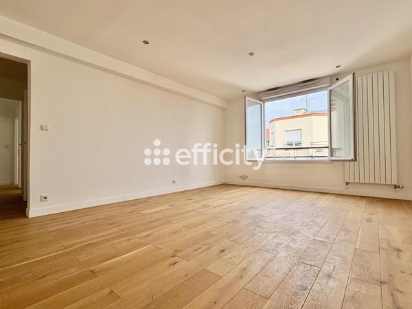 Appartement
         3 pièces
        - 63 m² Bien prestige 455 000 € *