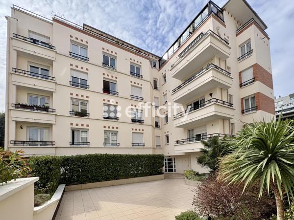 Appartement
         3 pièces
        - 63 m² Bien prestige 455 000 € *