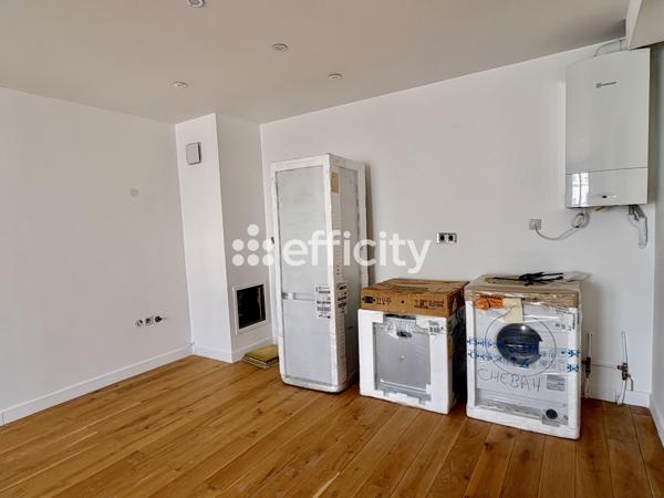 Appartement
         3 pièces
        - 63 m² Bien prestige 455 000 € *