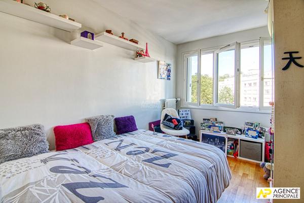 Versailles Rive-Droite Appartement 5 pièces 110.41 m² carrez 6ème étage avec ascenseur cave et parkings €645 000 ** - Référence 25423