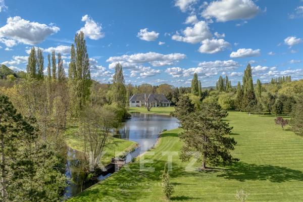 Maison d’architecte érigée sur un Domaine de 13 ha