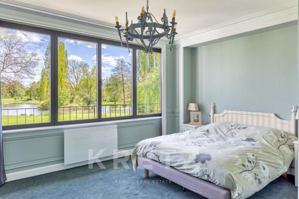 Maison d’architecte érigée sur un Domaine de 13 ha