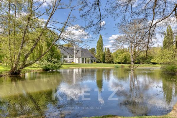 Maison d’architecte érigée sur un Domaine de 13 ha