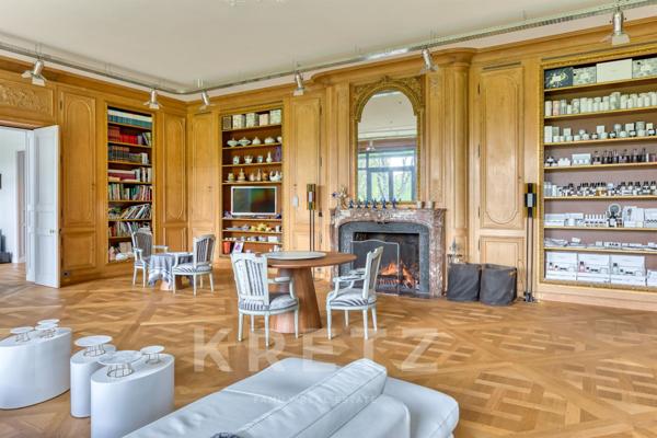 Maison d’architecte érigée sur un Domaine de 13 ha