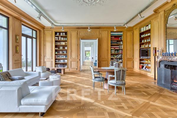 Maison d’architecte érigée sur un Domaine de 13 ha