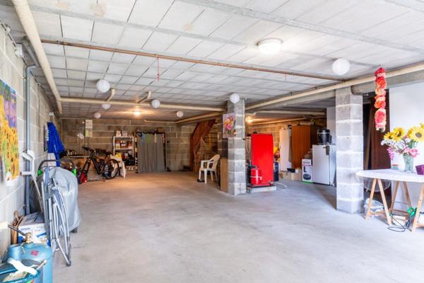 Maison à vendre 226 180 € Saint-Yrieix-la-Perche 6 p 144 m² DPE D