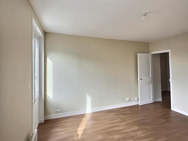 Paris 15 Secteur Commerce Emile Zola Très agréable 3 pièces avec vue dégagée