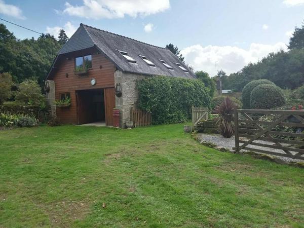 Longère  en campagne de Guern 4 pièces 123 m2 + dépendances