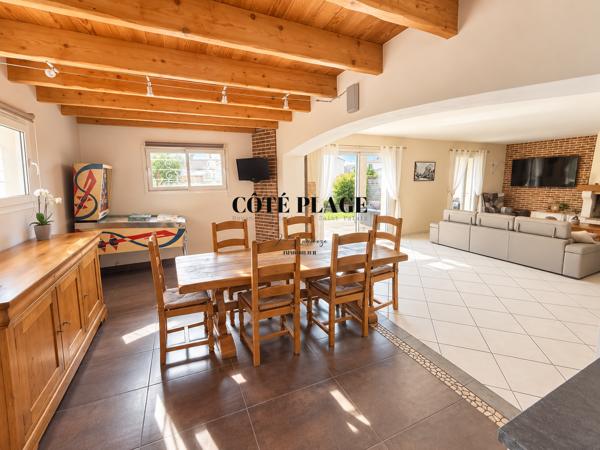 ROYAN - MAISON 5 PIECES- GRAND GARAGE - 500M COMMERCES - AU PRIX DE 520 000 € FAI