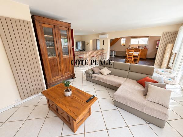 ROYAN - MAISON 5 PIECES- GRAND GARAGE - 500M COMMERCES - AU PRIX DE 520 000 € FAI