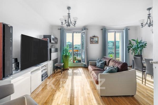 Appartement avec terrasse et vue Seine au cœur du 16è