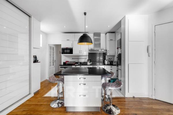 Appartement avec terrasse et vue Seine au cœur du 16è