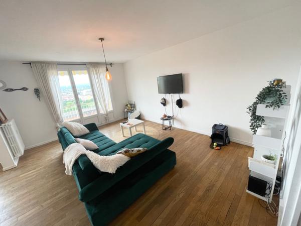 Appartement F3 avec balcon, cave et garage