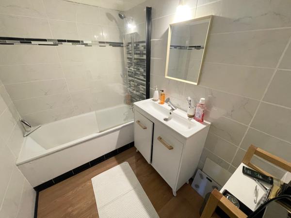 Appartement F3 avec balcon, cave et garage