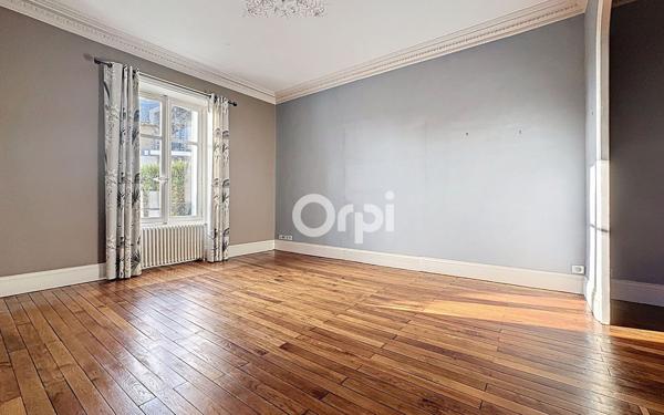 Maison à vendre    6 pièces • 248 m2 Limoges