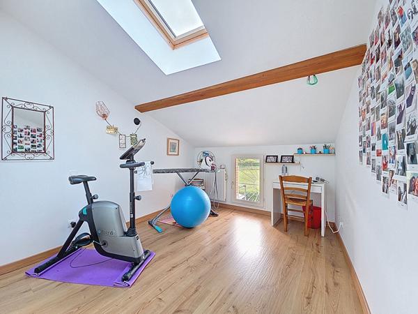 Maison de village à vendre - T5 de 138 m² - Terrasse, garage & jardin - Hyper centre de Castanet-Tolosan.