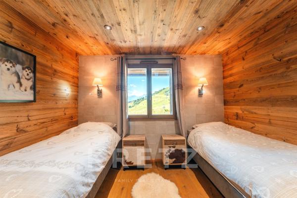 CHALET D'EXCEPTION SKIS AUX PIEDS