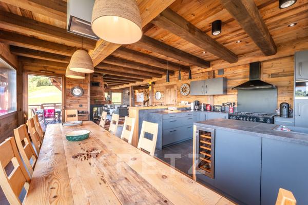 CHALET D'EXCEPTION SKIS AUX PIEDS