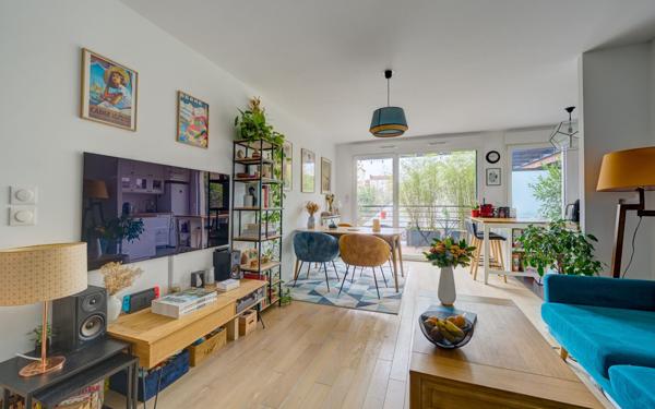 Appartement à vendre    3 pièces • 69,32 m2 Vanves