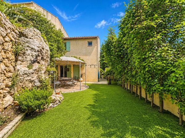 maison individuelle, 3 chambres, joli jardin dans lotissement sécurisé, secteur LA VALENTINE