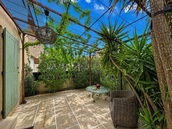 maison individuelle, 3 chambres, joli jardin dans lotissement sécurisé, secteur LA VALENTINE