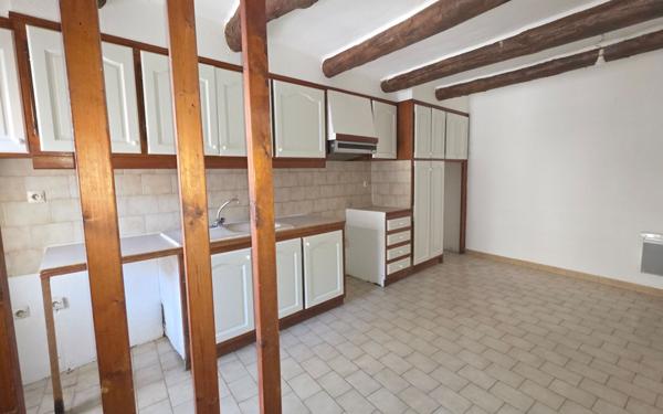 Maison à vendre    2 pièces •  Pélissanne