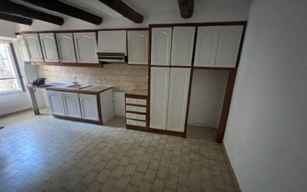Maison à vendre    2 pièces •  Pélissanne