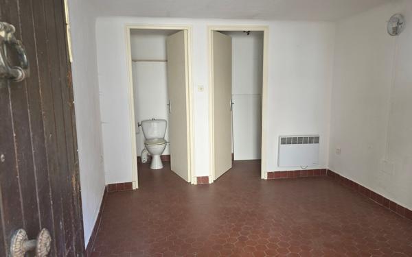Maison à vendre    2 pièces •  Pélissanne