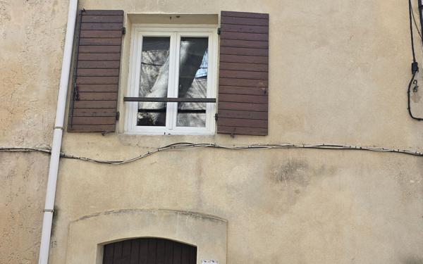 Maison à vendre    2 pièces •  Pélissanne