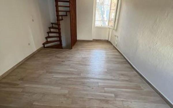 Maison à vendre    2 pièces •  Pélissanne