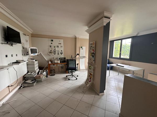 Local Commercial 4 pièces - 150 m² Exclusivité efficity