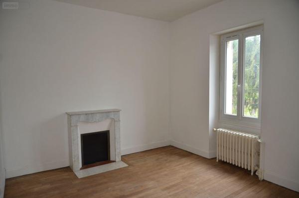 Maison à vendre à Saint-Gaultier dans l'Indre (36800), ref : 037/2106