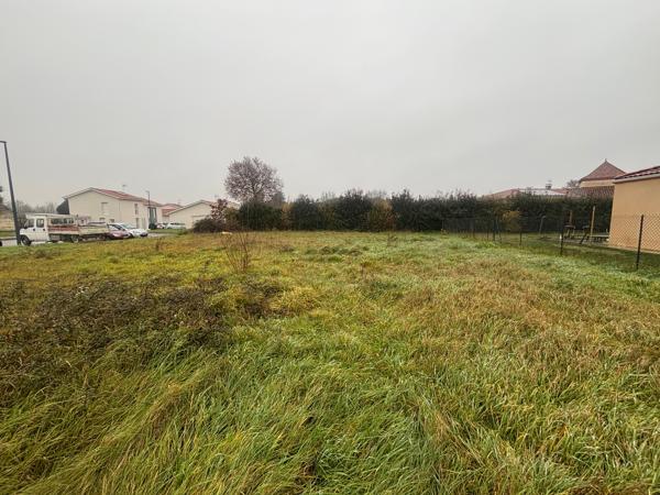 Terrain à bâtir Estillac 631 m²
