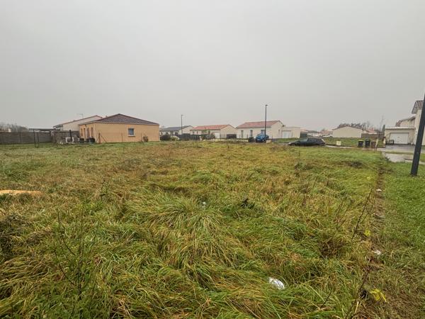 Terrain à bâtir Estillac 631 m²