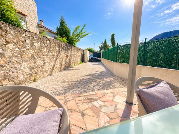 Maison
         4 pièces
        - 76 m² 270 000 € *