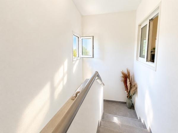 Maison
         4 pièces
        - 76 m² 270 000 € *