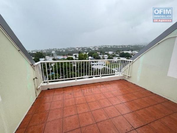 T4 à vendre à Ste Clotilde, proche de toutes les commodités, residence St Ferreol