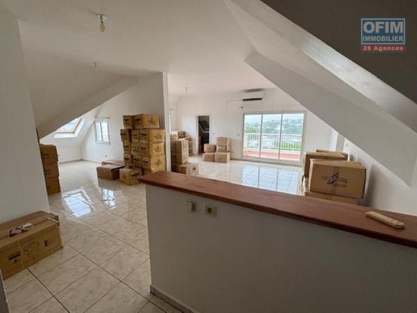 T4 à vendre à Ste Clotilde, proche de toutes les commodités, residence St Ferreol