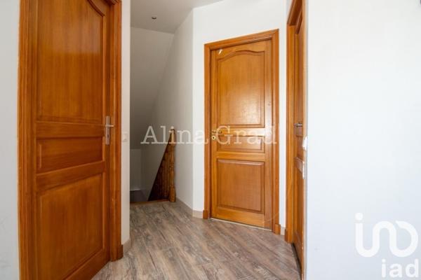 Maison traditionnelle 6 pièces de 128 m² à Montigny-lès-Cormeilles (95370)