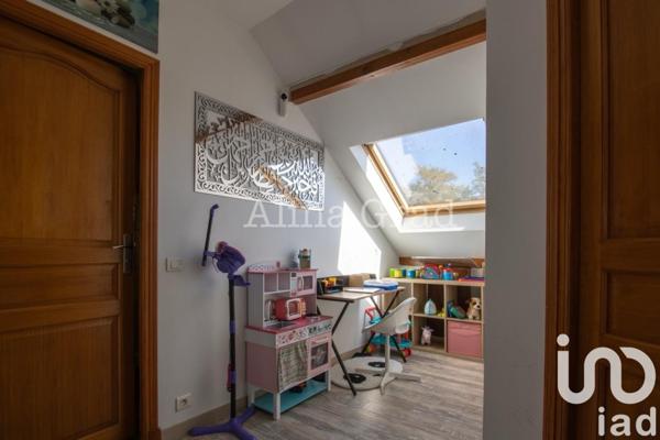 Maison traditionnelle 6 pièces de 128 m² à Montigny-lès-Cormeilles (95370)