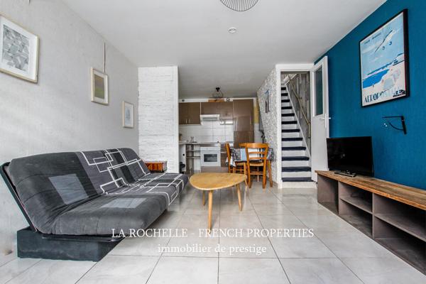 PIED A TERRE / INVESTISSEMENT LOCATIF - MAISON HYPER CENTRE - LA ROCHELLE