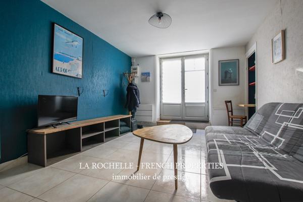 PIED A TERRE / INVESTISSEMENT LOCATIF - MAISON HYPER CENTRE - LA ROCHELLE