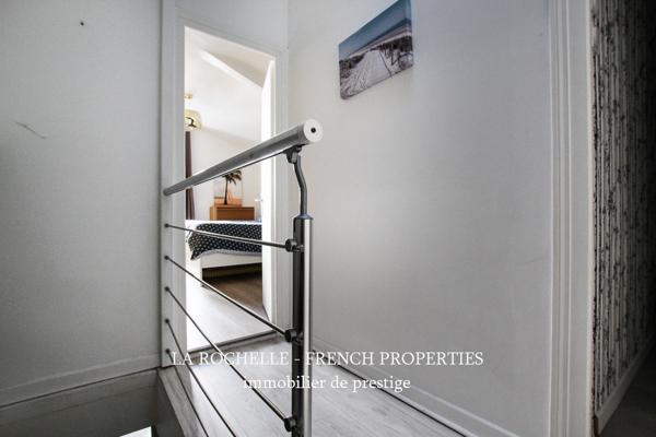 PIED A TERRE / INVESTISSEMENT LOCATIF - MAISON HYPER CENTRE - LA ROCHELLE