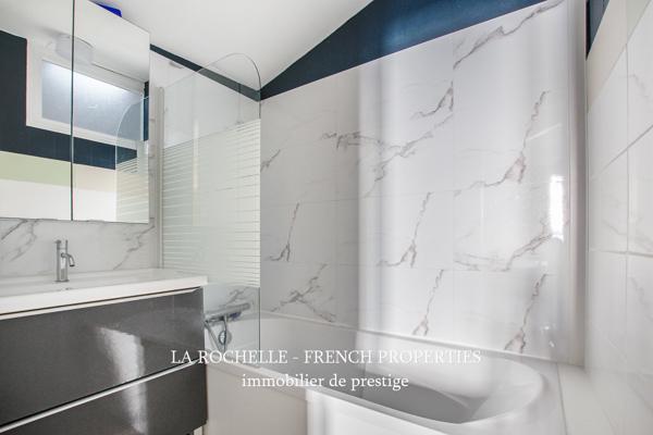 PIED A TERRE / INVESTISSEMENT LOCATIF - MAISON HYPER CENTRE - LA ROCHELLE