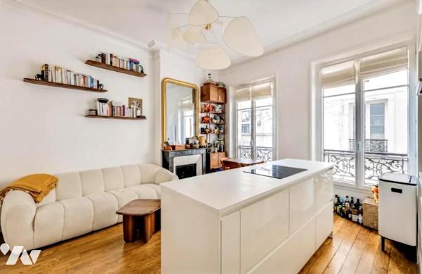 PARIS 4ème - Au coeur du Marais, appartement entièrement rénové avec goût 2 ch.