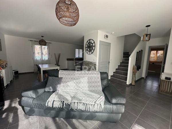 A VENDRE 83860 NANS LES PINS MAISON TYPE 5 DE 106M² SUR 588 M² DE JARDIN